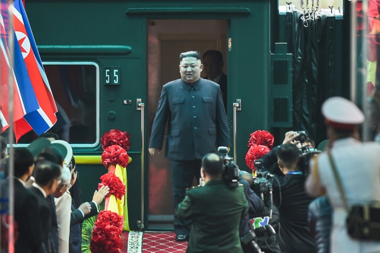Kim Jong Un chega a Hanói para segunda reunião com Donald Trump