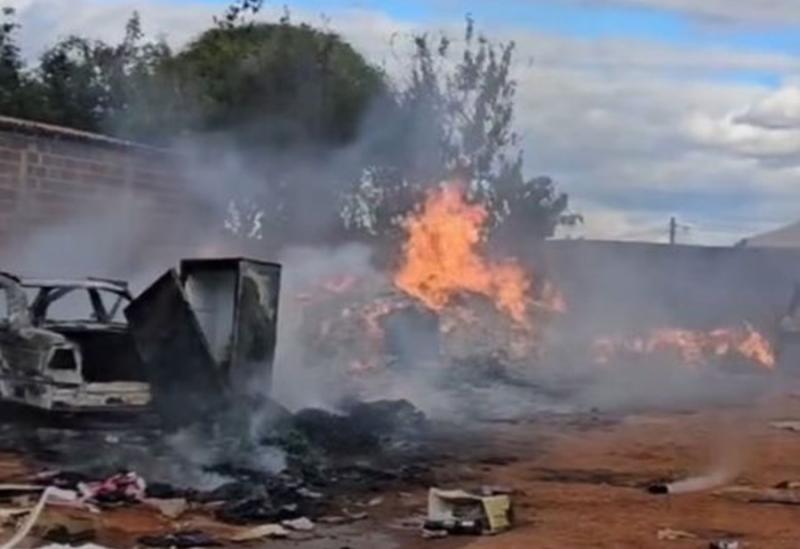 Incêndio atinge galpão de reciclagem no Bairro Alto Maron em Aracatu 