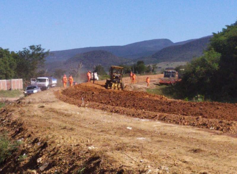 Seguem em ritmo acelerado as obras de recuperação da BA-142, trecho Tanhaçu-Ituaçu