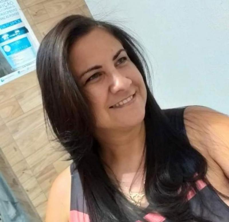 Justiça determina retorno de professora que foi transferida irregularmente em suposto ato de perseguição política em Ituaçu