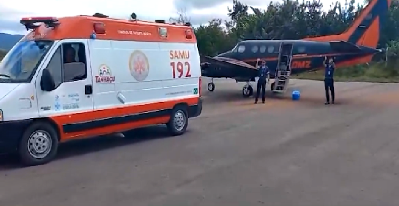 Prefeitura de Tanhaçu realiza transferência aérea de criança cardiopata para o Hospital de Salvador