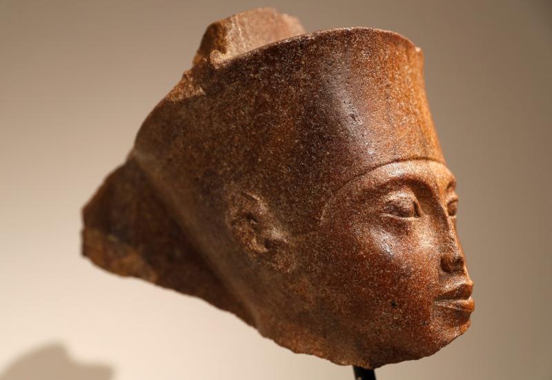 Obra em homenagem a Tutancâmon arrecada milhões em leilão na Inglaterra apesar de protestos no Egito